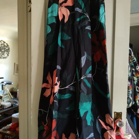 NWT Floral pants by The Kit - Picture 2 of 4